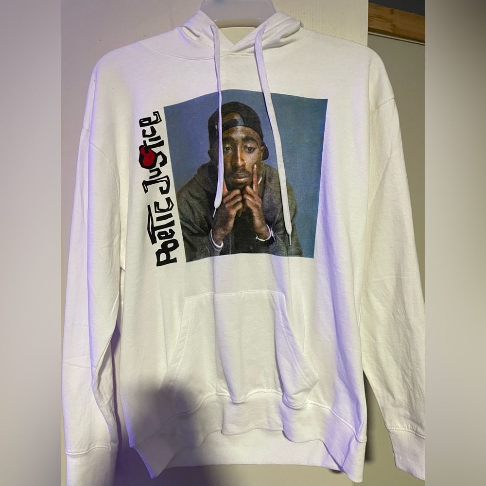 Nice hoodie true to size never worn